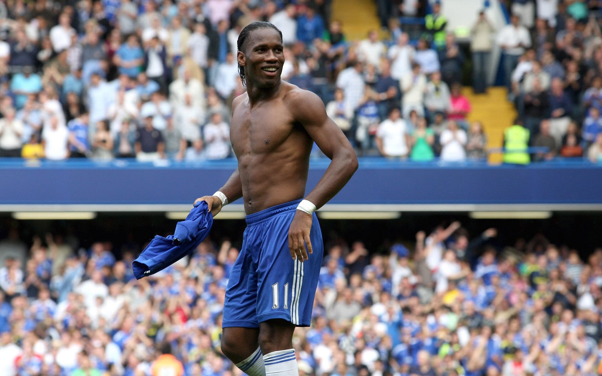 【视频解析】经典犯规事件中的规则应用与误判争议，犯规程度